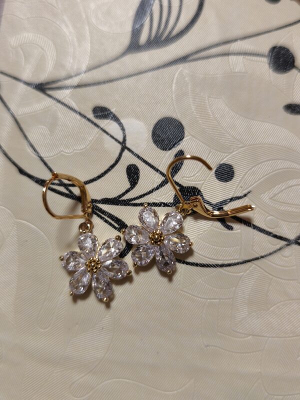 Boucles d'oreilles fleurs – Image 3